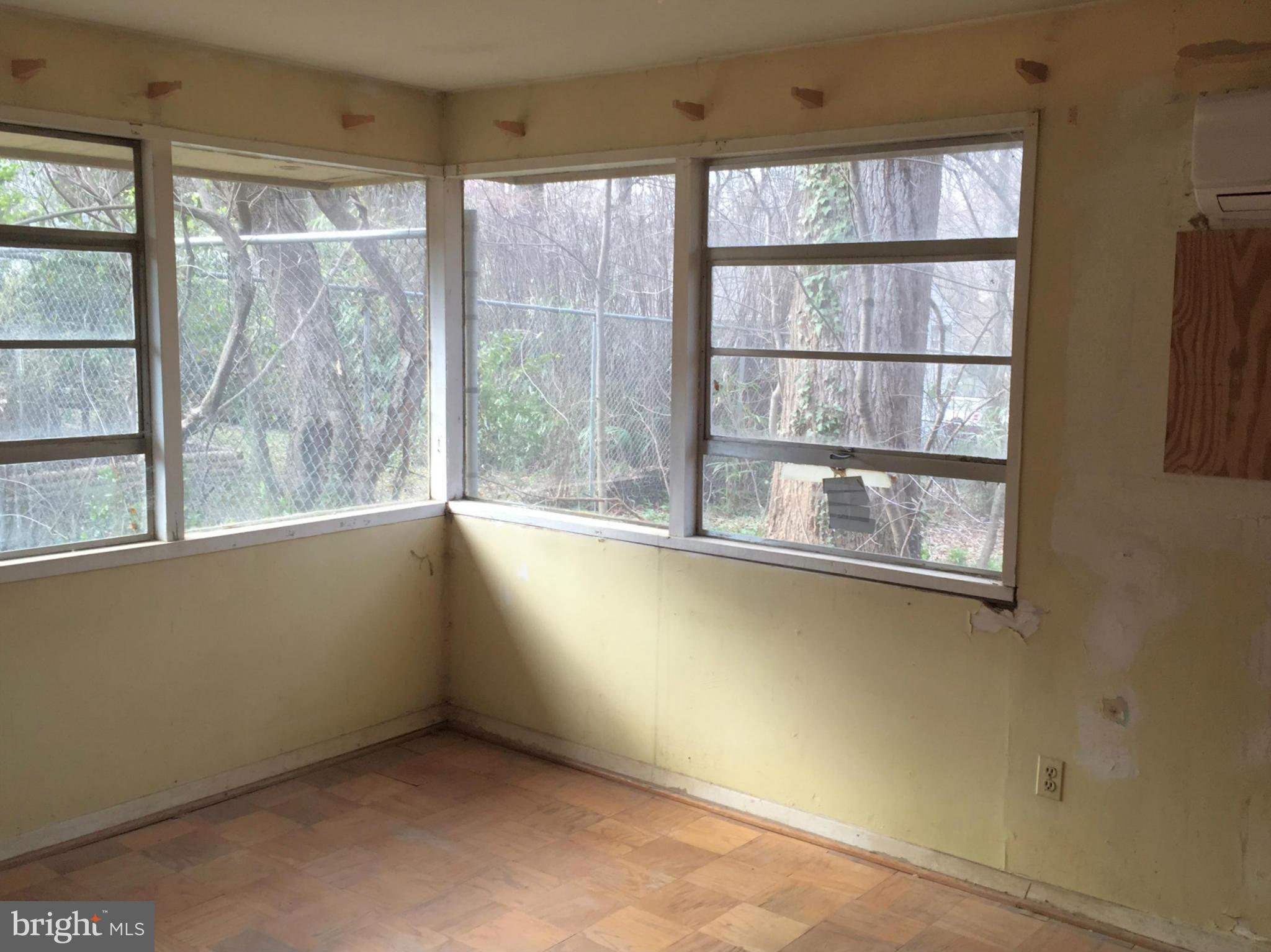 7139 Oak Ridge Road Falls Church, VA 22042 - Photo 7 of 9 Interior (General)