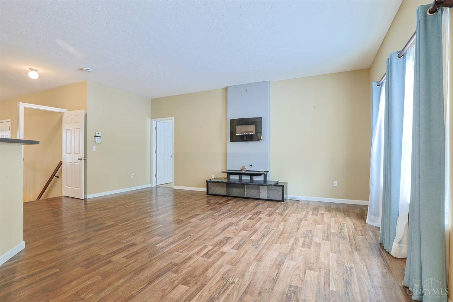 7307 Hunters Ridge Lane Cincinnati, OH 45247 - Photo 4 of 69