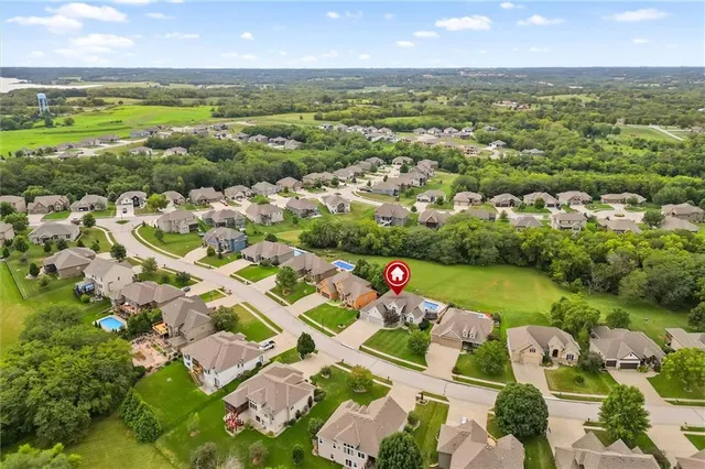 $749,900 | 607 Indian Trail Court, Smithville, MO 64089