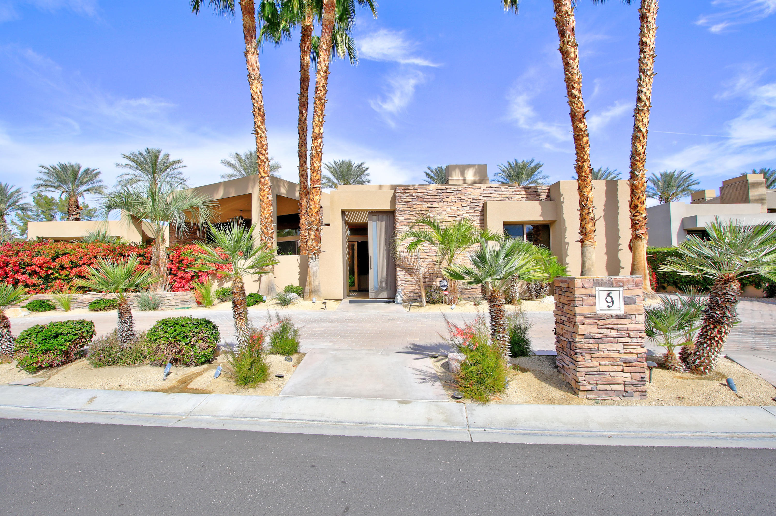 9 Sun Ridge Circle Rancho Mirage, CA 92270 - Photo 1 of 41 a