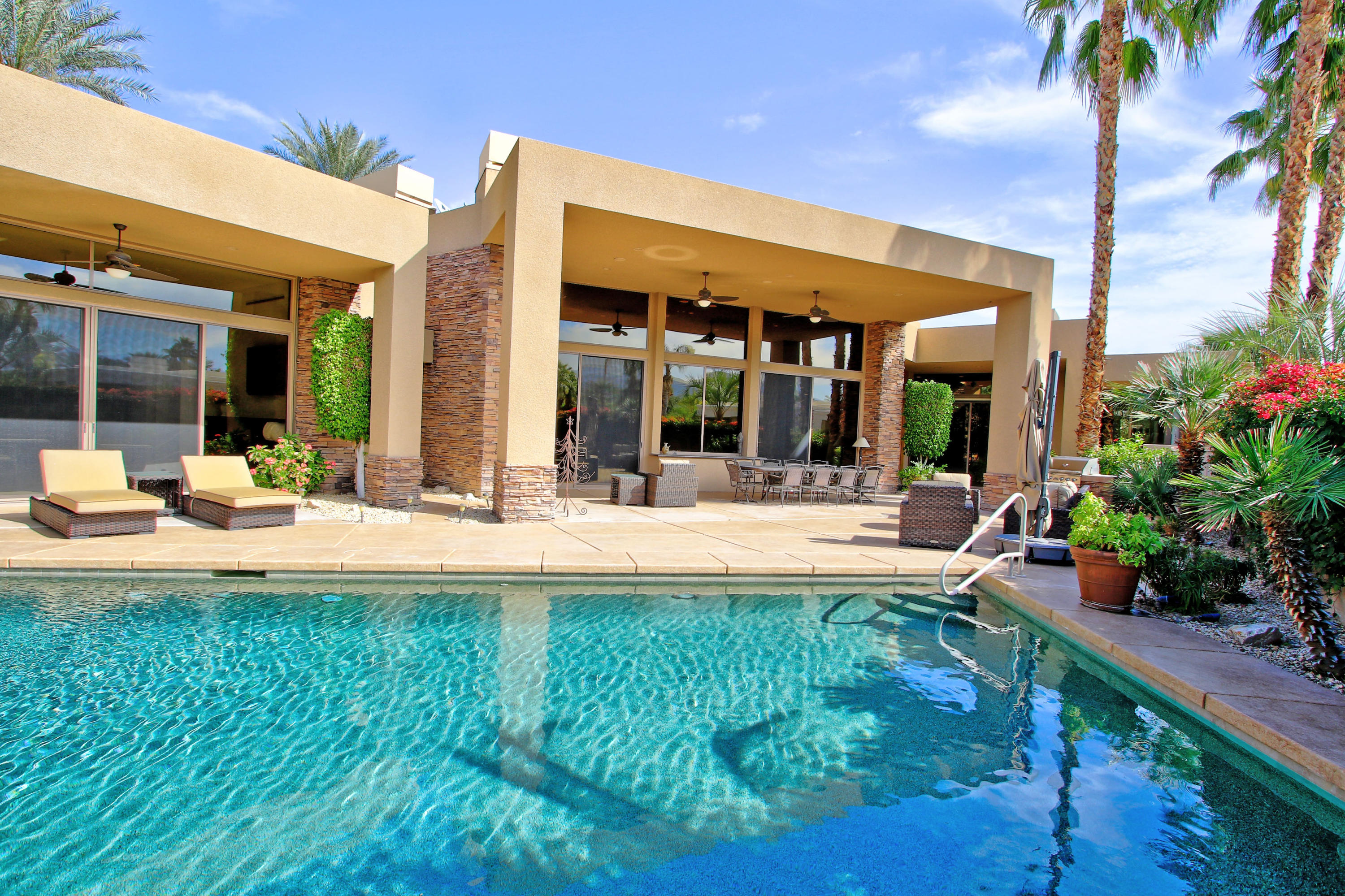 9 Sun Ridge Circle Rancho Mirage, CA 92270 - Photo 2 of 41 aa