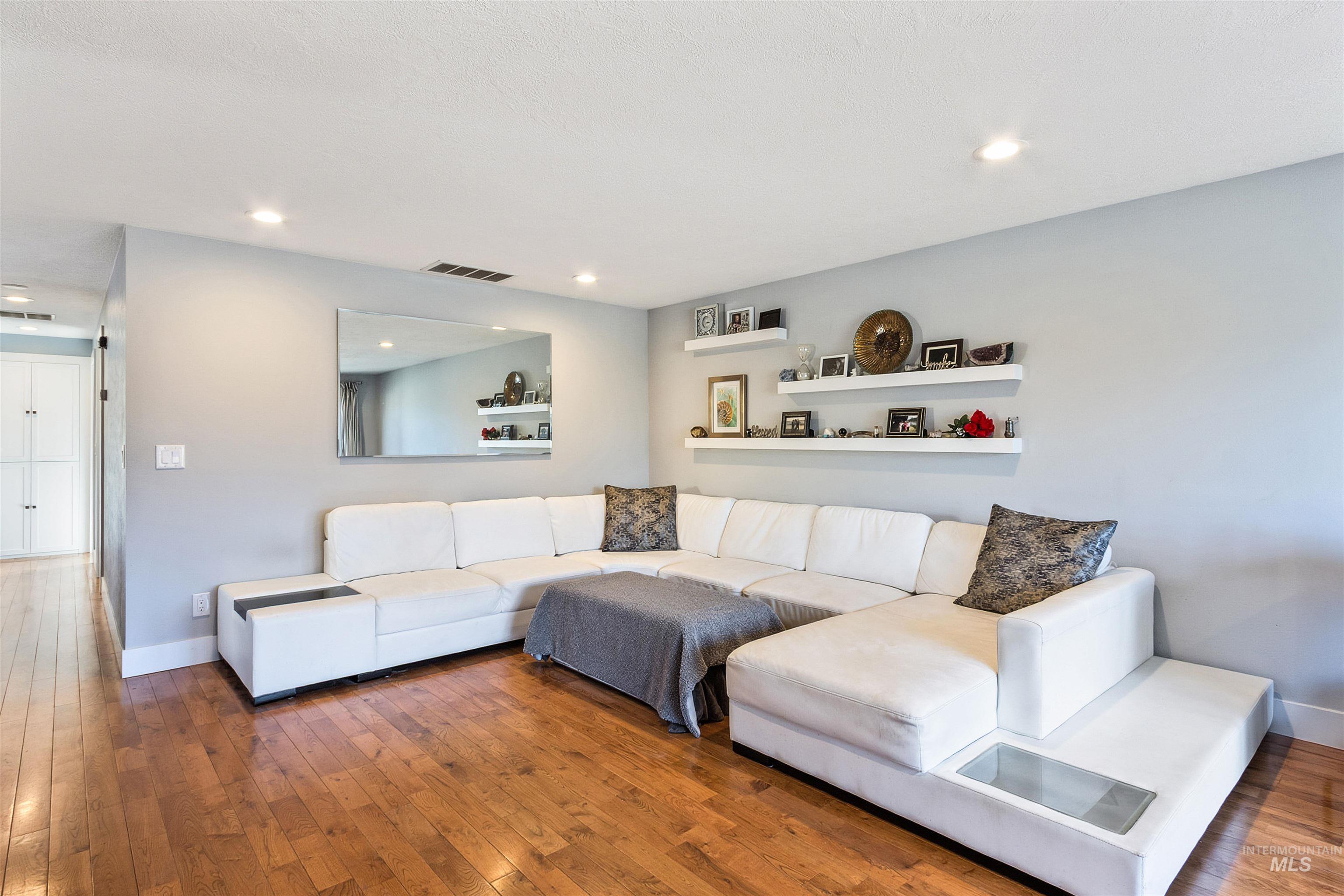 3844 North Patton Street Boise, ID 83704 - Photo 5 of 33 Living area featuring hardwood / wood-style floors and recessed lighting