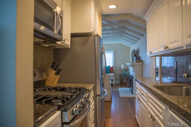 $5,000 | 1086 Glenneyre Street, Laguna Beach, CA 92651