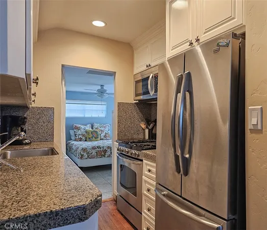 $5,000 | 1086 Glenneyre Street, Laguna Beach, CA 92651