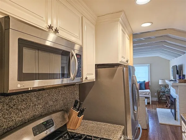 $5,000 | 1086 Glenneyre Street, Laguna Beach, CA 92651