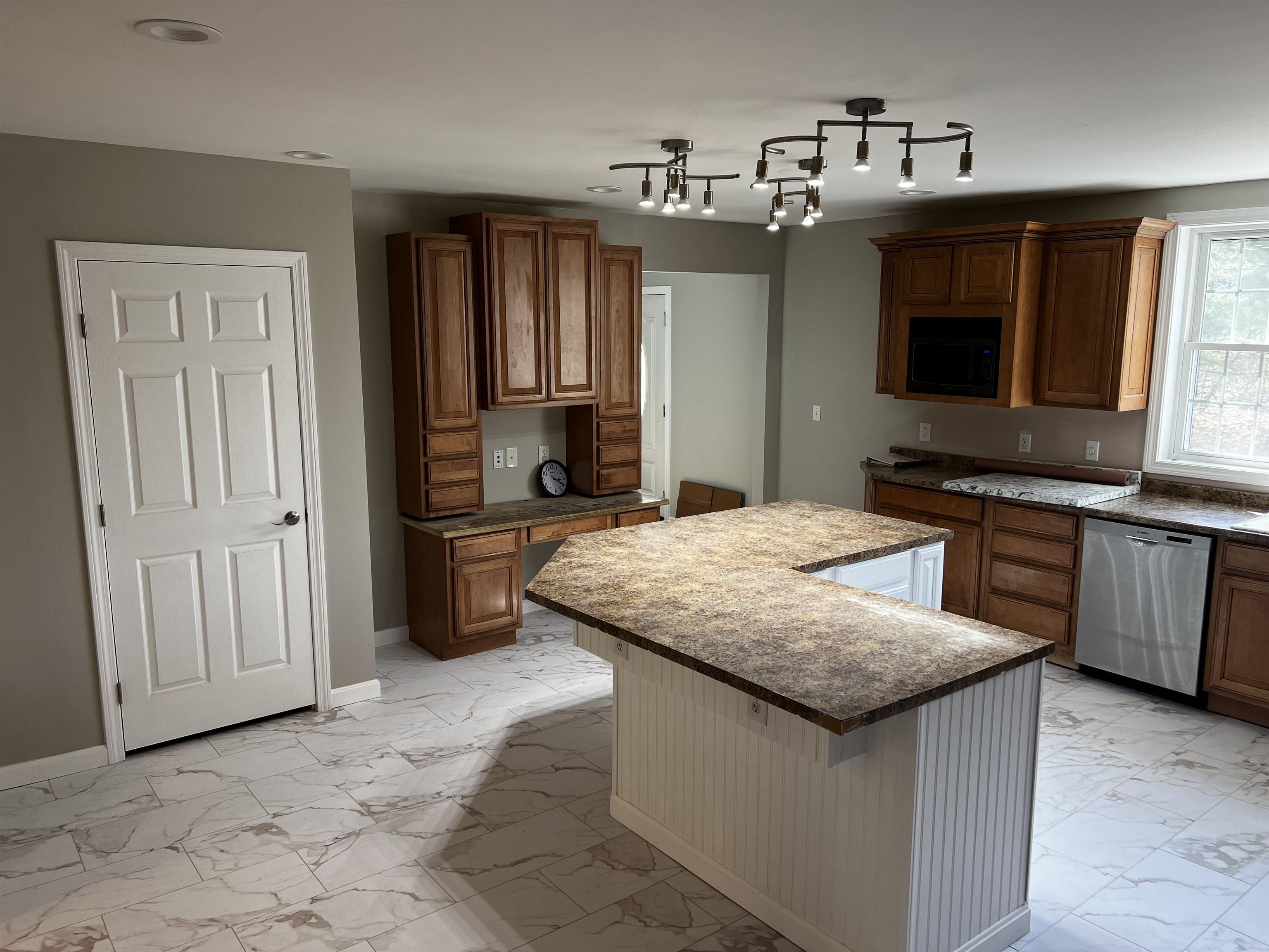 68 King Road Chichester, NH 03258 - Photo 15 of 39