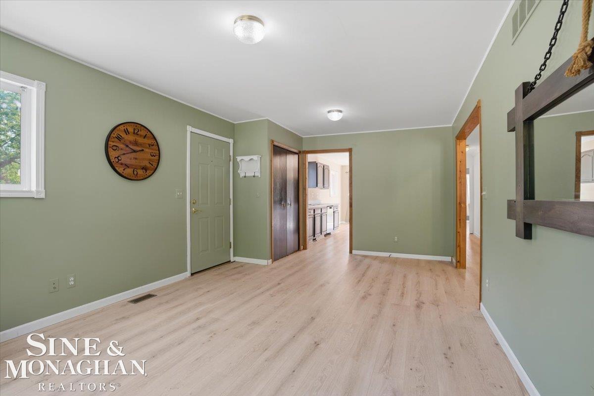 2122 Michigan Street Algonac, MI 48001 - Photo 8 of 40