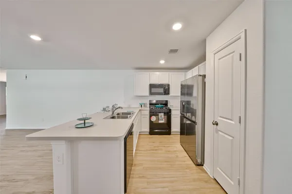 $2,000 | 3787 Solanum Drive, Conroe, TX 77301