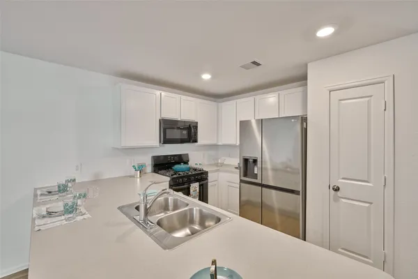 $2,000 | 3787 Solanum Drive, Conroe, TX 77301
