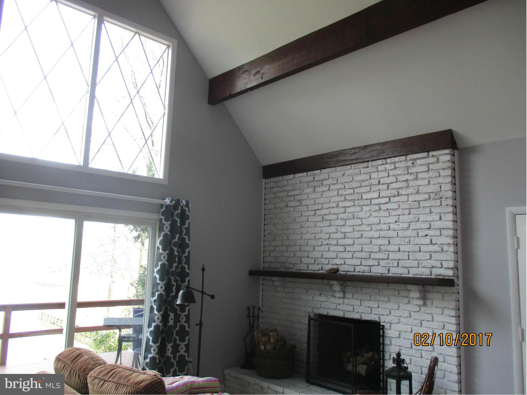1760 Nanticoke Road Pasadena, MD 21122 - Photo 13 of 29 Living Room