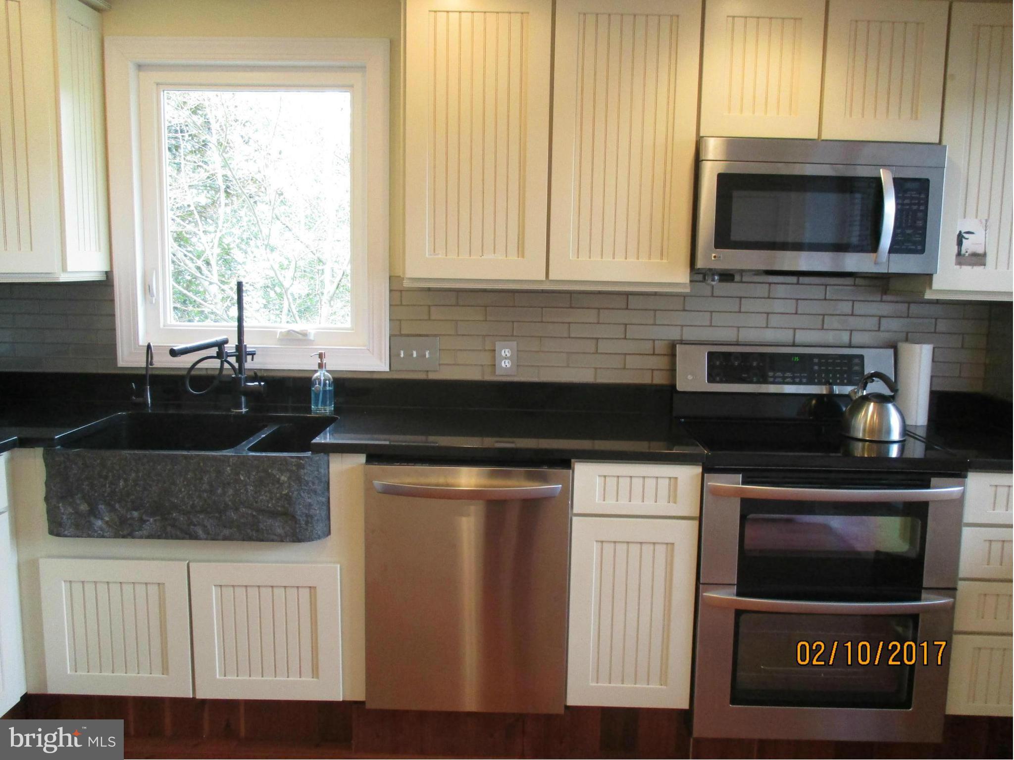 1760 Nanticoke Road Pasadena, MD 21122 - Photo 17 of 29 Kitchen