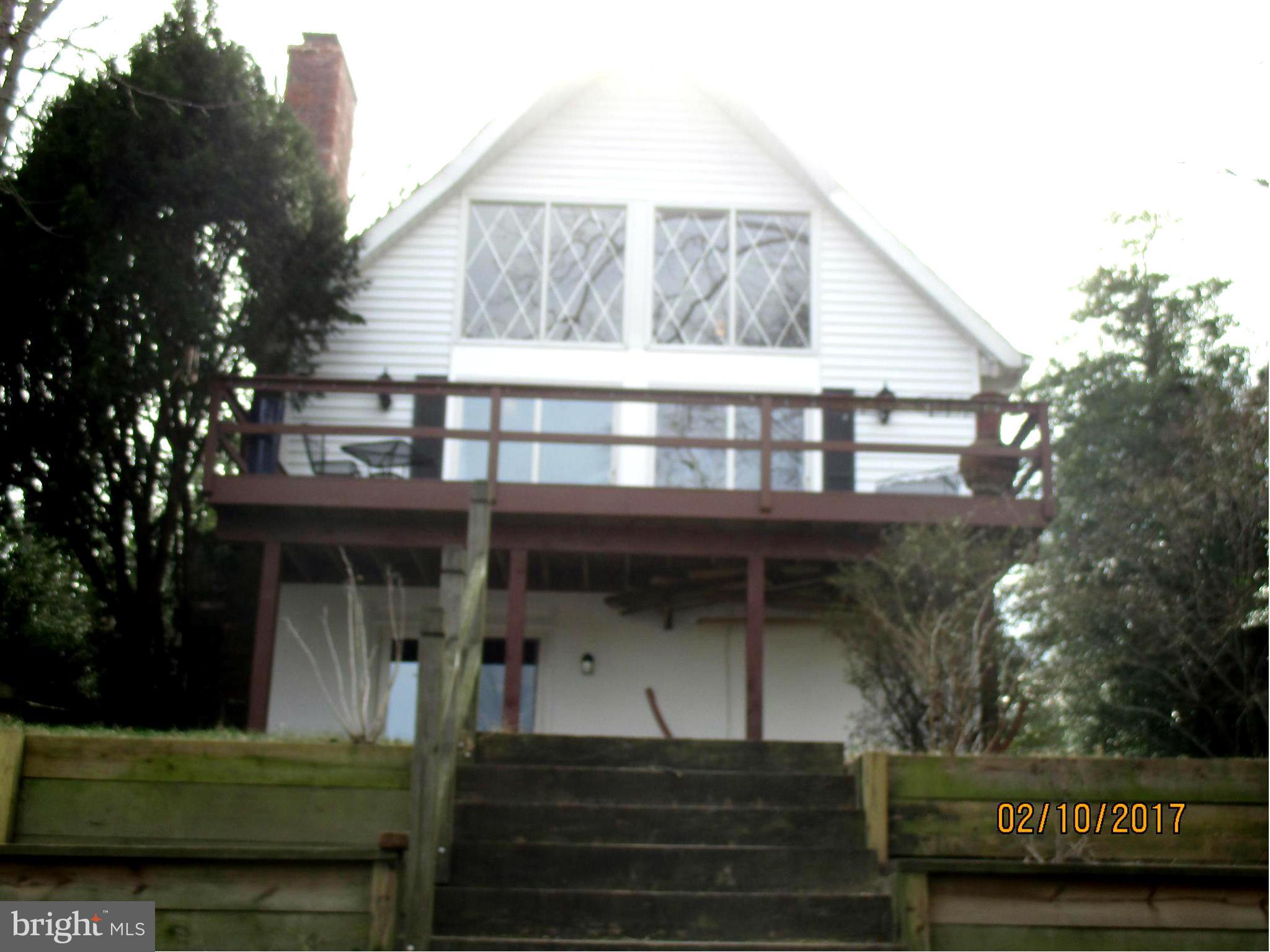 Exterior (Rear)
