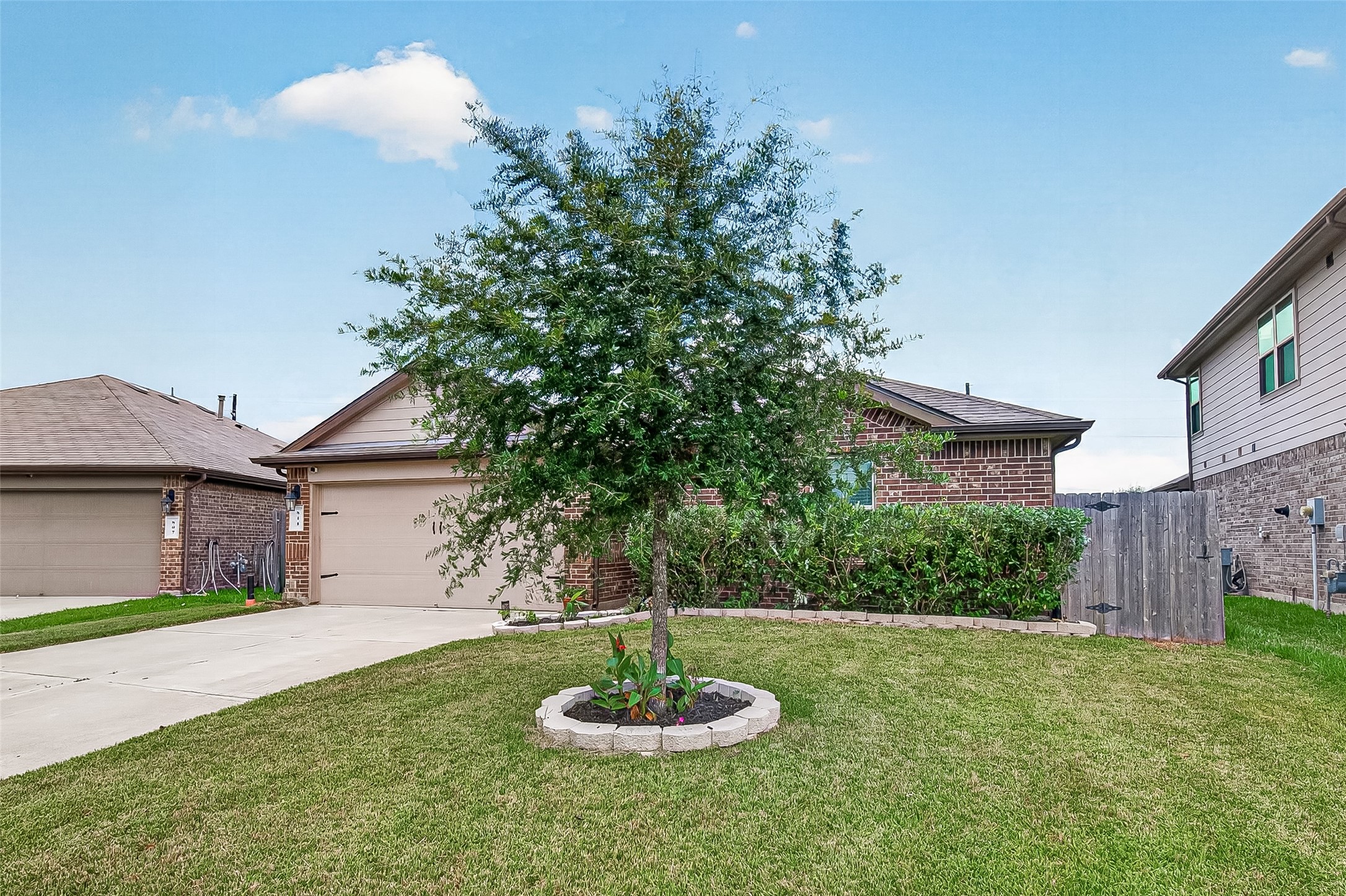 811 Petunia Falls Lane Rosharon, TX 77583 - Photo 4 of 44