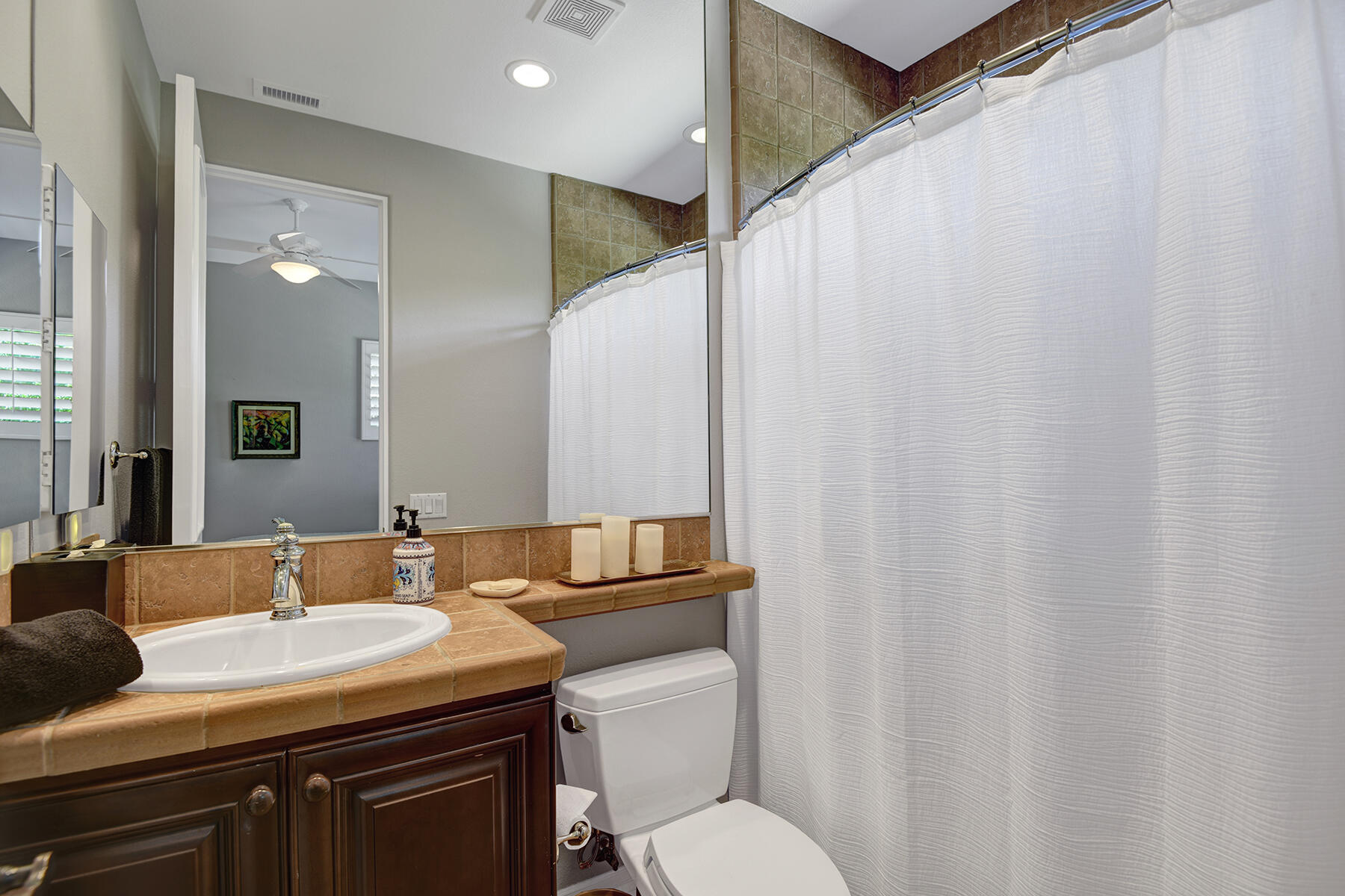 49815 Rancho San Felipe La Quinta, CA 92253 - Photo 27 of 36 BEDROOM 2 BATHROOM.jpg mls
