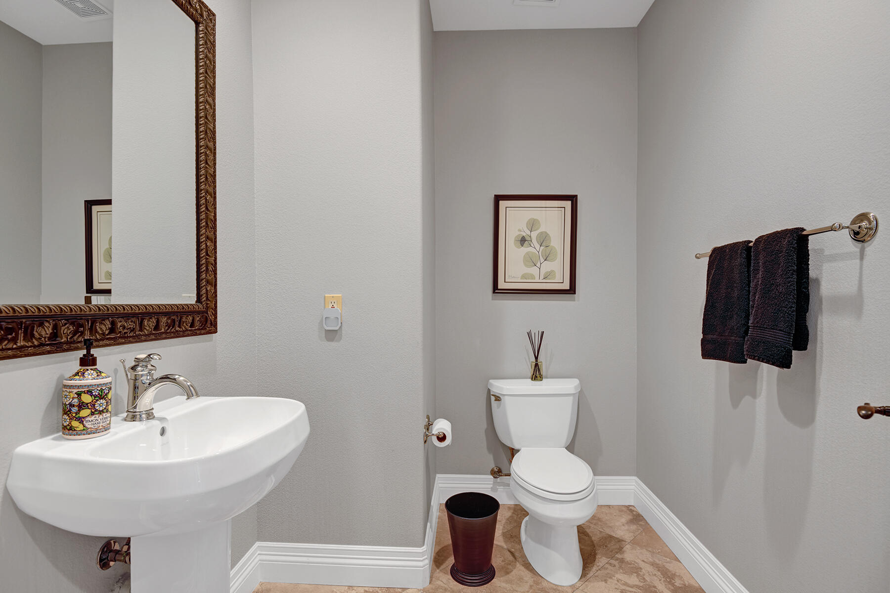 49815 Rancho San Felipe La Quinta, CA 92253 - Photo 33 of 36 POWDER ROOM.jpg mls