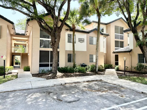 $2,000 | 9877 Westview Drive, Unit 623, Coral Springs, FL 33076