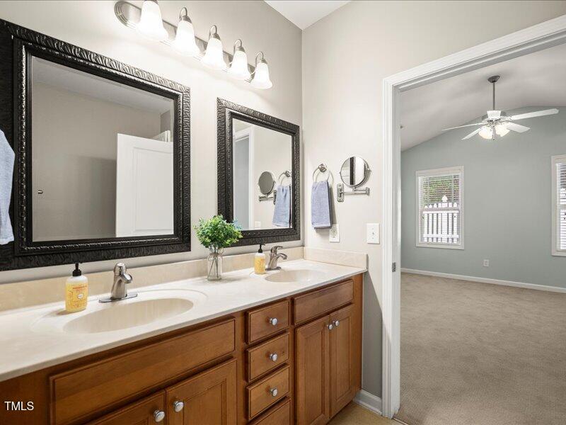 2533 Asher View Court Raleigh, NC 27606 - Photo 23 of 61 27-P1064495