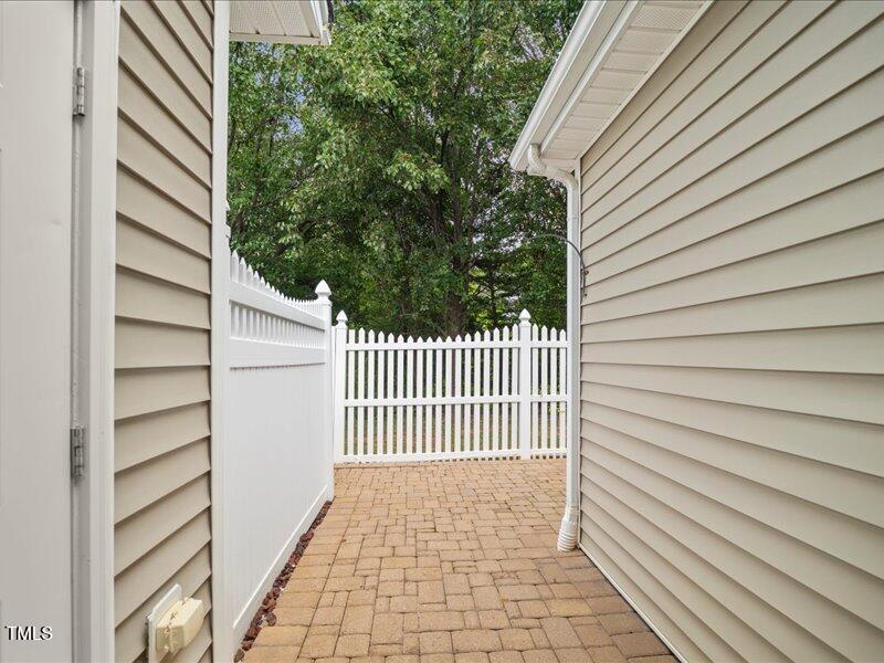 2533 Asher View Court Raleigh, NC 27606 - Photo 46 of 61 30-P1064510