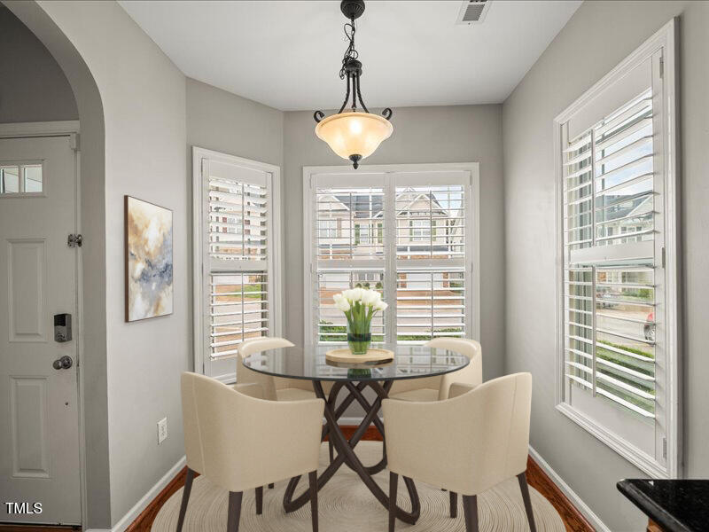 2533 Asher View Court Raleigh, NC 27606 - Photo 10 of 61 wol_1755850119456_4912