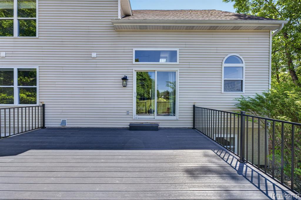 9055 Hegel Road Grand Blanc, MI 48439 - Photo 12 of 62