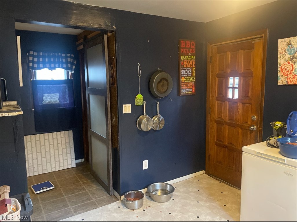 1000 Nathaniel Road Cleveland, OH 44110 - Photo 15 of 20 Bathroom featuring tile flooring