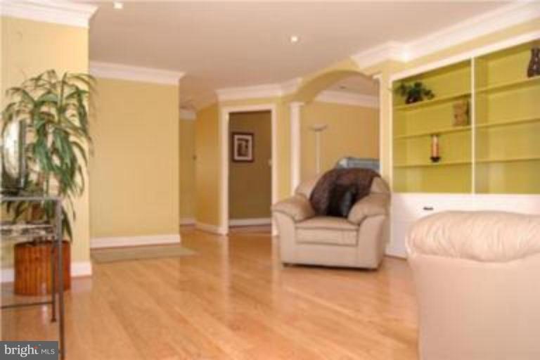 5231 Oldcastle Lane Springfield, VA 22151 - Photo 13 of 21 Living Room