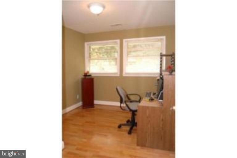 5231 Oldcastle Lane Springfield, VA 22151 - Photo 4 of 21 Den