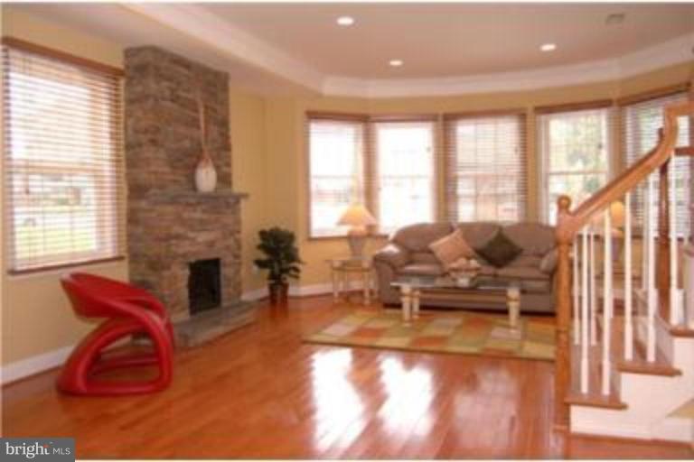 5231 Oldcastle Lane Springfield, VA 22151 - Photo 8 of 21 Family Room