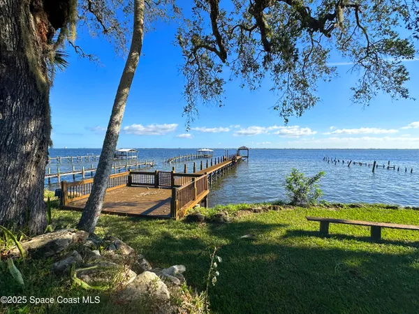 $899,999 | 3945 Indian River Drive, Cocoa, FL 32926