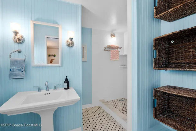 $899,999 | 3945 Indian River Drive, Cocoa, FL 32926