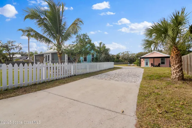 $899,999 | 3945 Indian River Drive, Cocoa, FL 32926