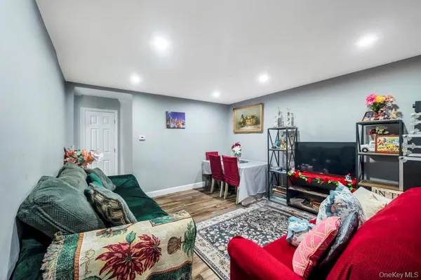 $640,000 | 39 Andrews Avenue, Wheatley Heights, NY 11798