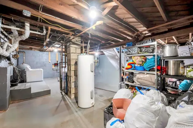 $700,000 | 39 Andrews Avenue, Wheatley Heights, NY 11798