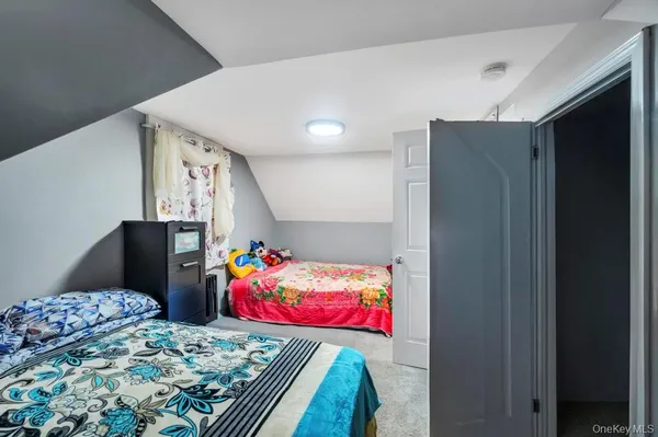 $640,000 | 39 Andrews Avenue, Wheatley Heights, NY 11798