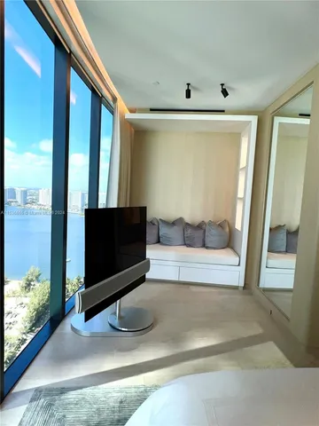 $11,500,000 | 18555 Collins Avenue, Unit 3501, Sunny Isles Beach, FL 33160
