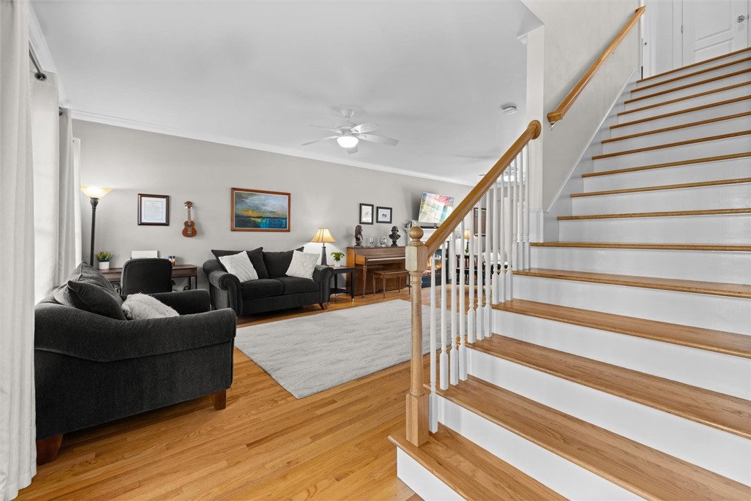 243 Cottrell Road Tiverton, RI 02878 - Photo 7 of 47