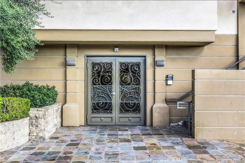 6800 Corbin Avenue, Unit 308 Reseda, CA 91335 - Photo 2 of 11 a view of a entrance door of the house