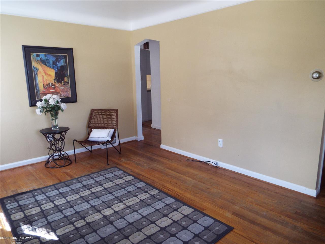 21759 Normandy Avenue Eastpointe, MI 48021 - Photo 13 of 33