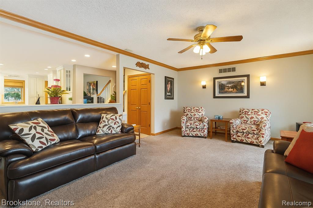 45850 Edgewater Street Chesterfield, MI 48047 - Photo 20 of 61