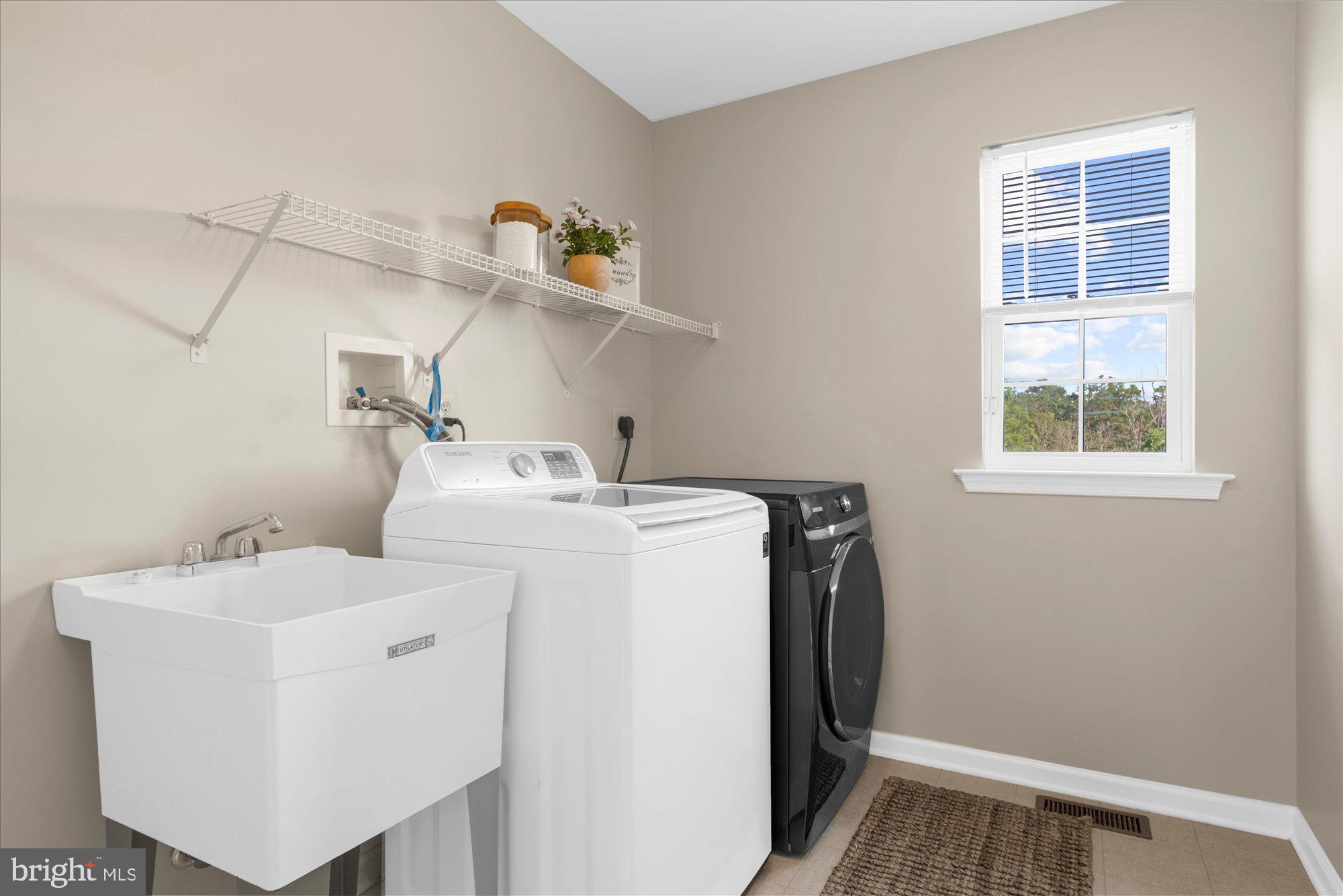 131 Appledale Road Norristown, PA 19403 - Photo 26 of 50 a utility room with dryer and washer