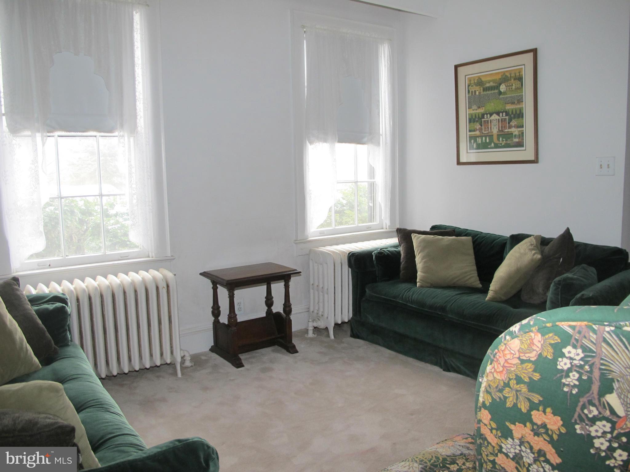 17521 Old Baltimore Road Olney, MD 20832 - Photo 3 of 27 Living Room