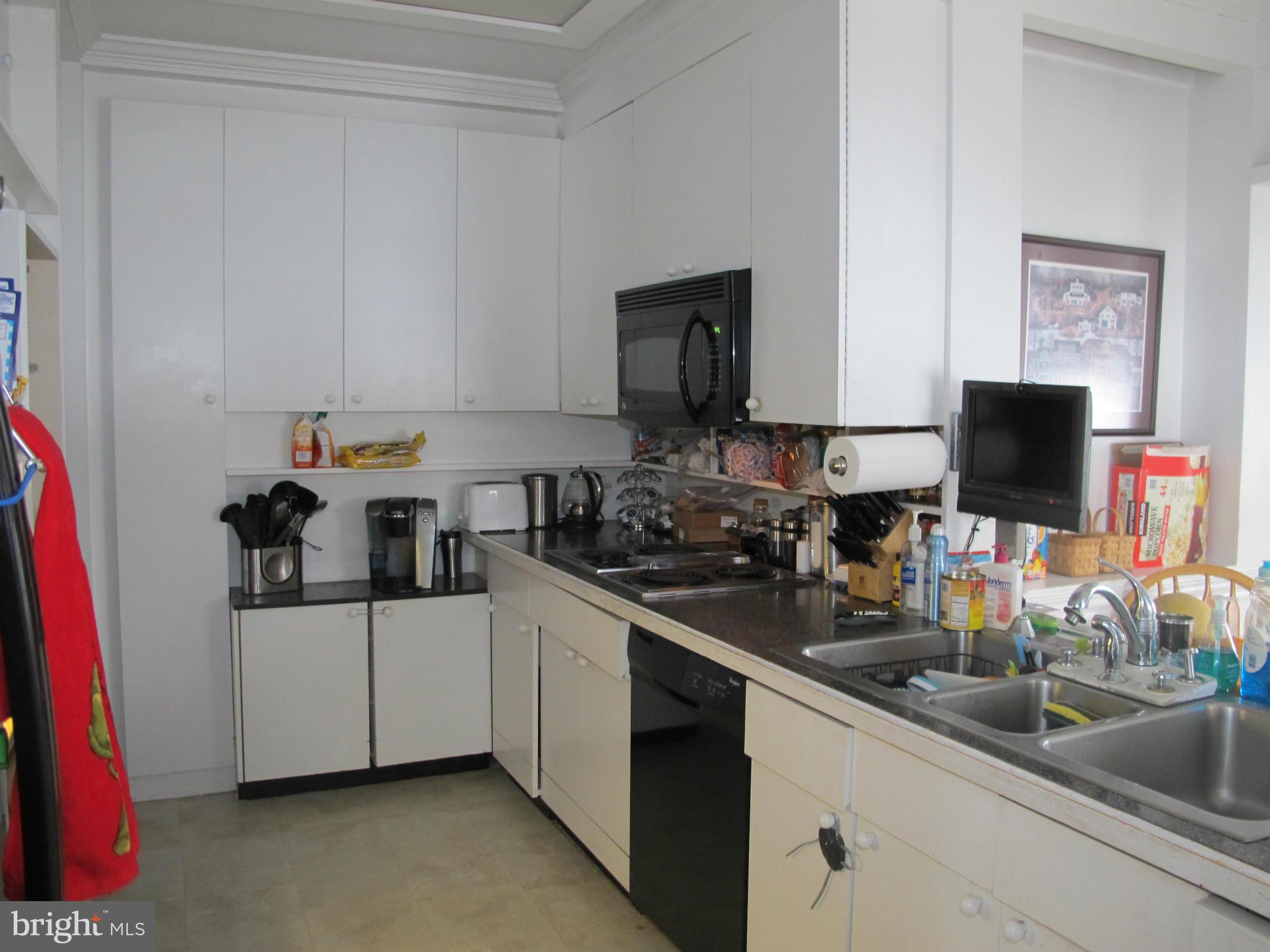 17521 Old Baltimore Road Olney, MD 20832 - Photo 5 of 27 Kitchen