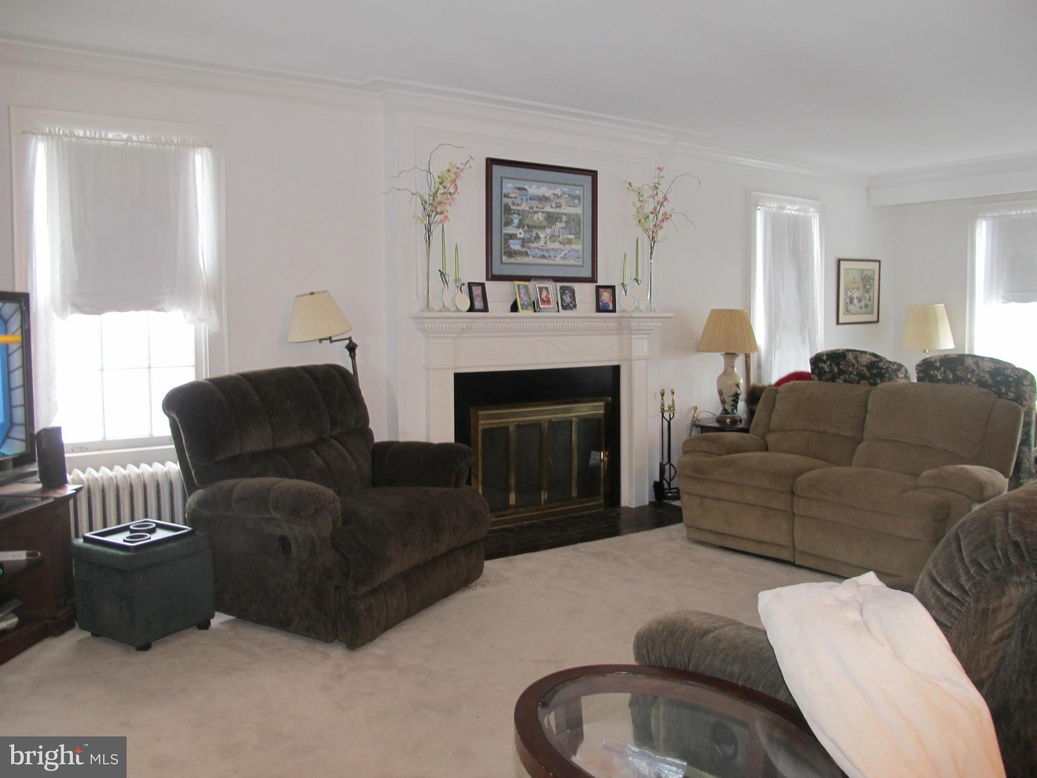 17521 Old Baltimore Road Olney, MD 20832 - Photo 9 of 27 Family Room