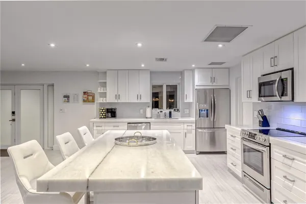 $19,995 | 1800 Admirals Way, Fort Lauderdale, FL 33316