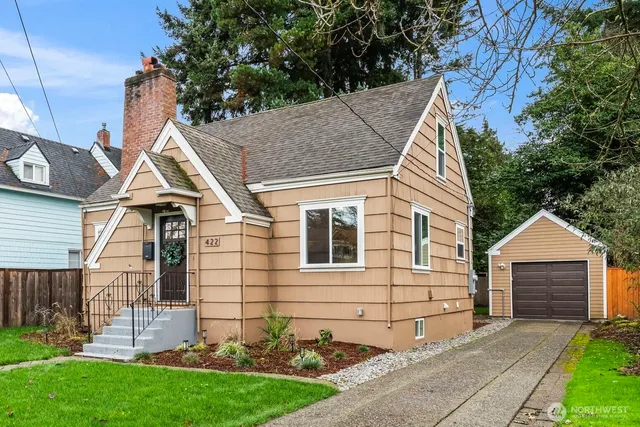 $585,000 | 422 8th Avenue Northeast, Puyallup, WA 98372