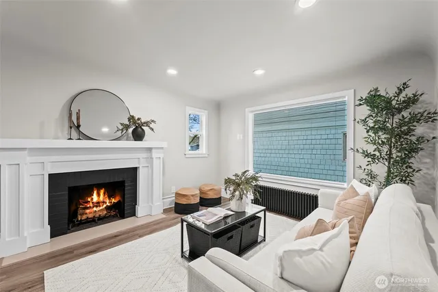 $585,000 | 422 8th Avenue Northeast, Puyallup, WA 98372