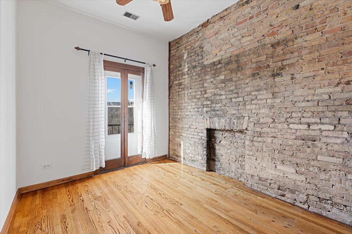 4059 North Sheridan Road, Unit 3 Chicago, IL 60613 - Photo 12 of 19 Gallery Image 12