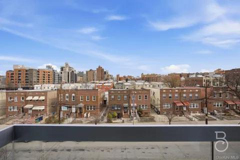 $729,000 | 21-24 30th Avenue, Unit 4A | Astoria