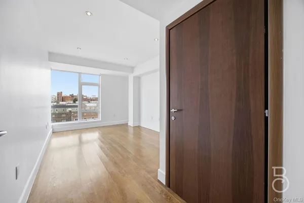 $729,000 | 21-24 30th Avenue, Unit 4A | Astoria