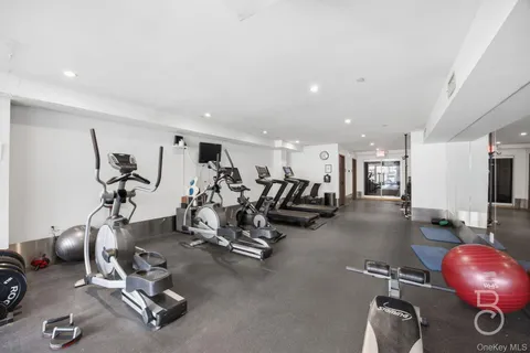 $729,000 | 21-24 30th Avenue, Unit 4A | Astoria